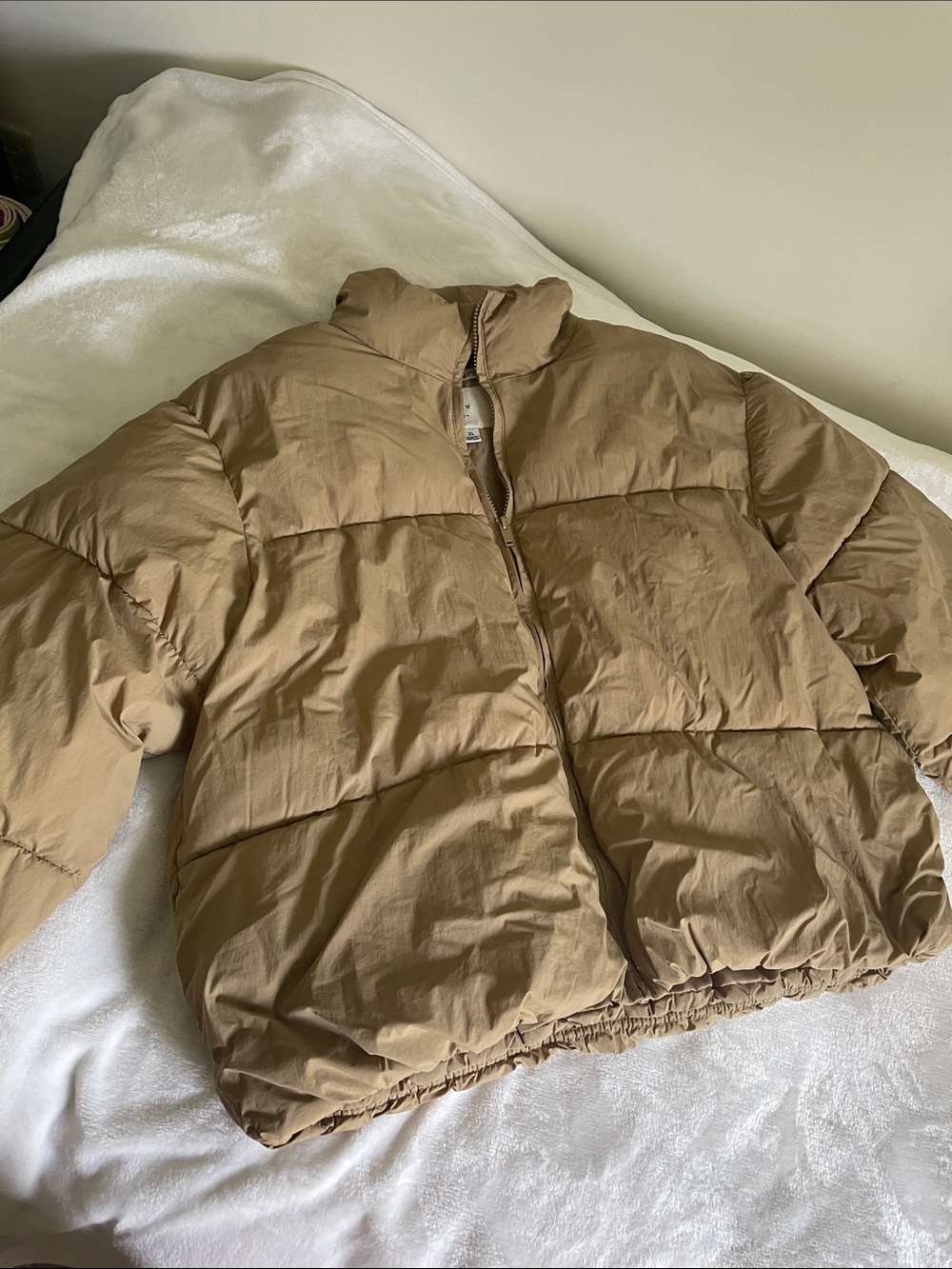 a new day Cropped Puffer Jacket in Camel Brown